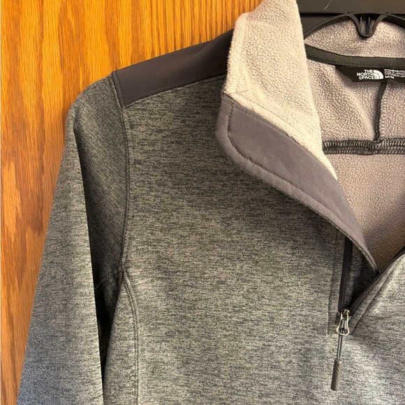 The North Face 3/4 Zip Long Sleeve Grey - Picture 2 of 12